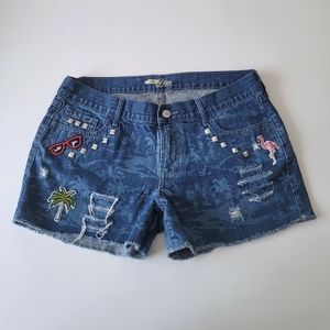 Upcycled Custom Studded Beach Palm Trees Patches Cut Off Jean Denim Shorts 8